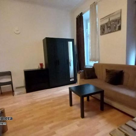Vienna Center Studio Apartment Екстериор снимка