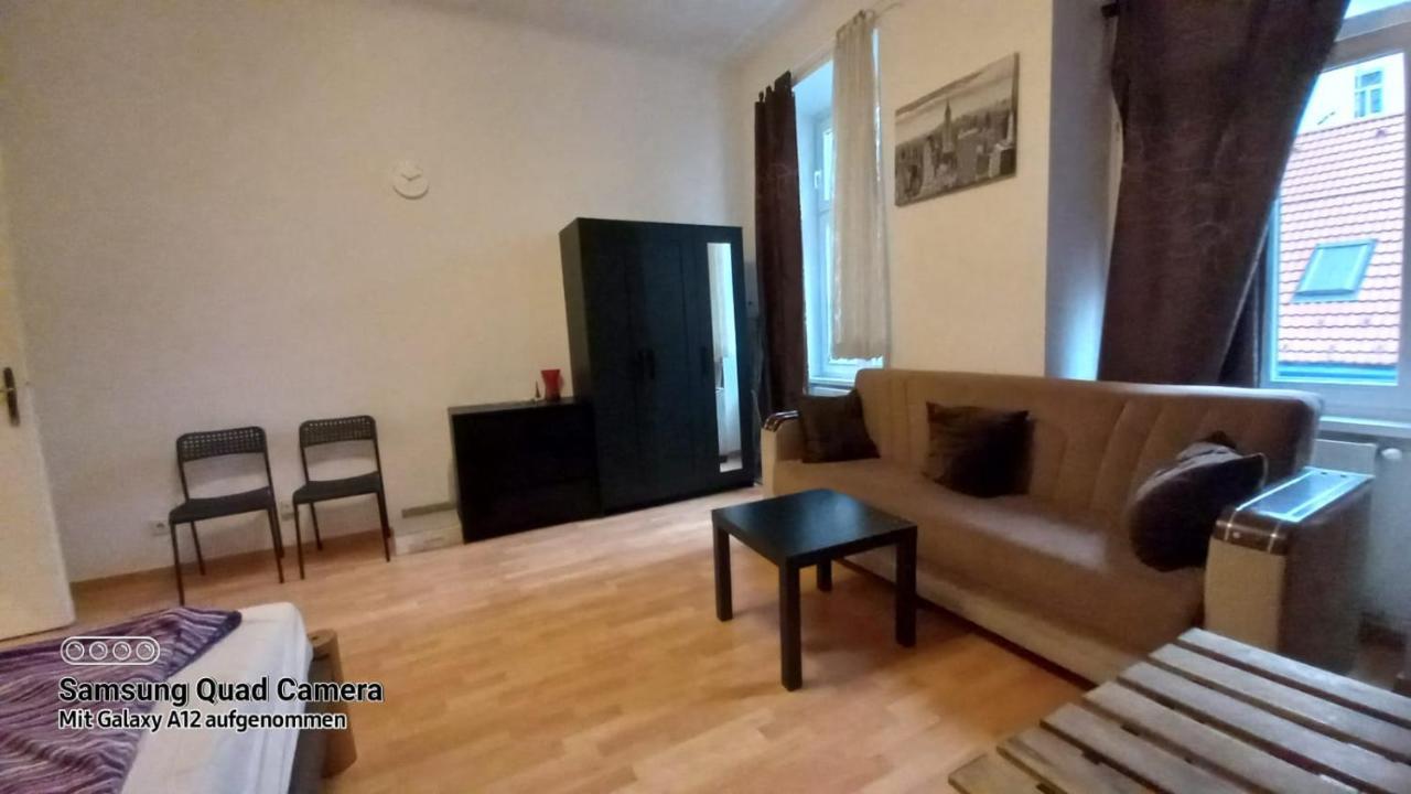 Vienna Center Studio Apartment Екстериор снимка